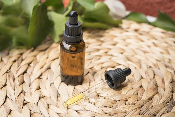 Comment est fabriquée l’huile de CBD et quels sont ses bienfaits ?